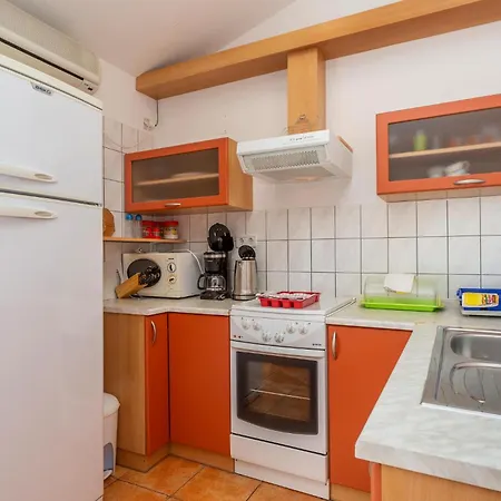 2 Bedroom Cozy In 公寓