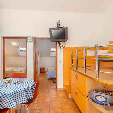 2 Bedroom Cozy In