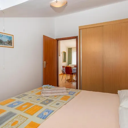 Appartamento 2 Bedroom Beautiful In *