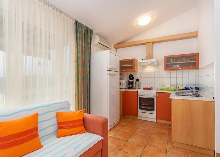 2 Bedroom Beautiful Apartment In Punat Lejlighed