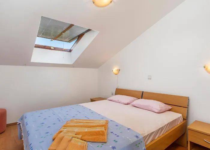 2 Bedroom Beautiful Apartment In Punat Lejlighed *