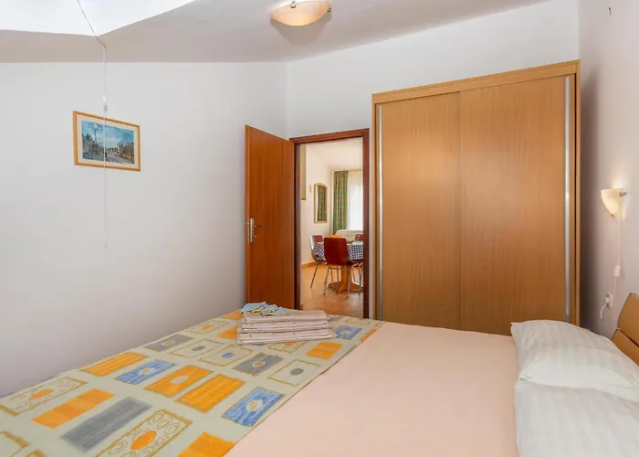 Lejlighed 2 Bedroom Beautiful Apartment In Punat *