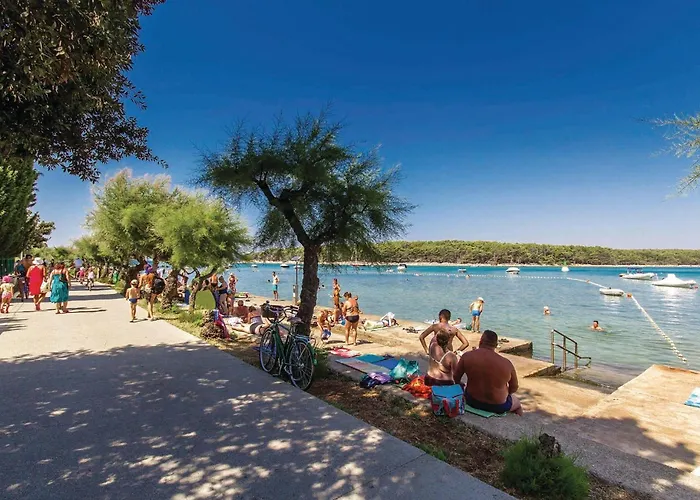 2 Bedroom Beautiful Apartment In Punat Lejlighed
