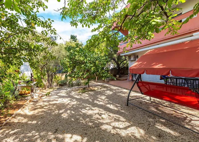 2 Bedroom Beautiful Apartment In Punat Lejlighed