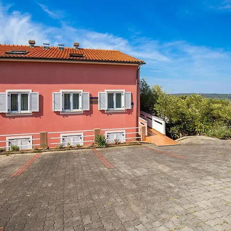 2 Bedroom Cozy In * Punat